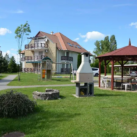 In Balatonoeszoed 53188 Apartman Balatonőszöd