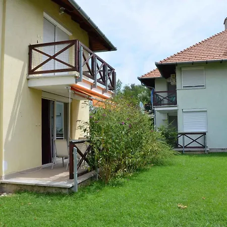 Apartman In Balatonoeszoed 53188 Balatonőszöd
